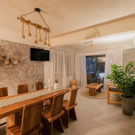 Naxos Privilege * Agia Anna (Naxos)