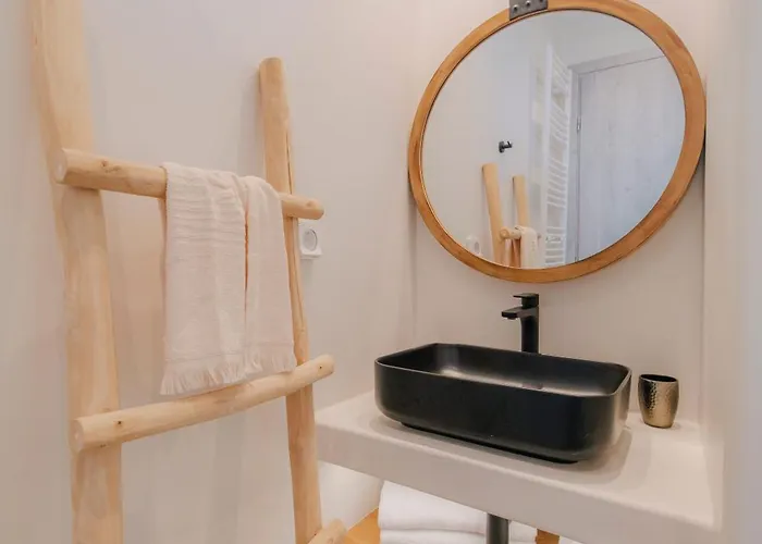 Naxos Privilege Willa *