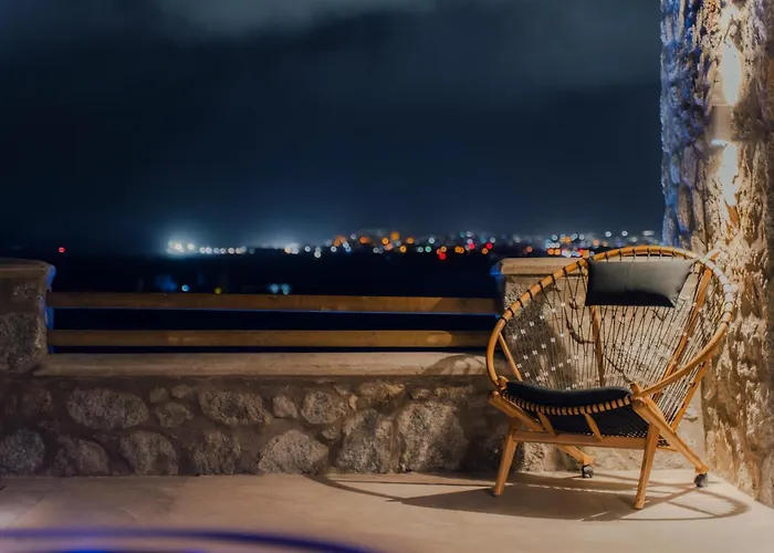 Willa Naxos Privilege