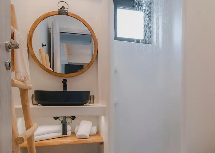 Naxos Privilege Willa *