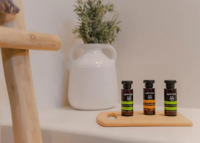 Willa Naxos Privilege