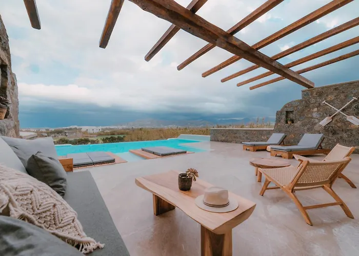 Naxos Privilege Willa *